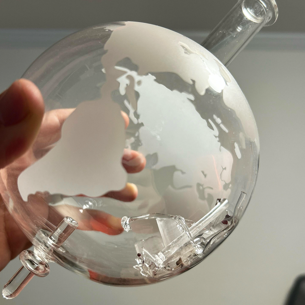 Bad gift ideas for whisky drinkers - Cheap, novelty whisky decanters